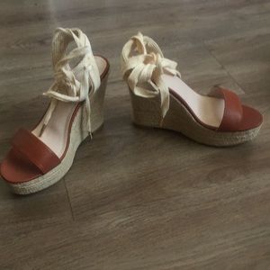 NwoB Victoria secret brown wedges size 6